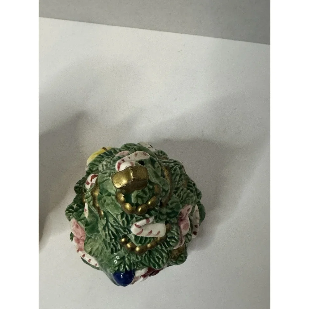 Vintage Omnibus  Santa‎ Clause And Christmas Tree Shakers 1992
